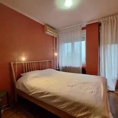 Vermietung einer gemütlichen möblierten 3-Zimmer-Wohnung, 67 m², Neu-Belgrad, Belgrad, Serbien